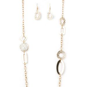 Paparazzi Metro Scene Necklace set
